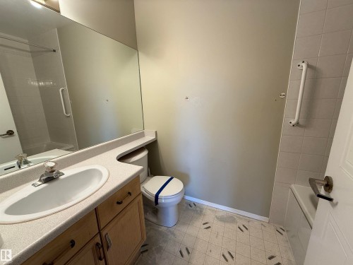610 3 Perron Street, St. Albert, AB - Indoor Photo Showing Bathroom