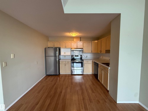 610 3 Perron Street, St. Albert, AB - Indoor Photo Showing Kitchen