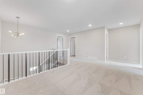 17839 7 St, Edmonton, AB - Indoor Photo Showing Other Room