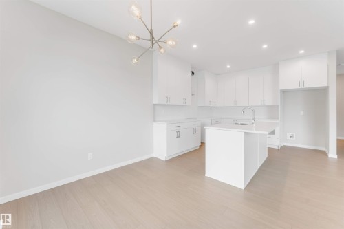 17839 7 St, Edmonton, AB - Indoor Photo Showing Kitchen