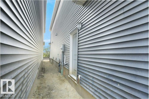 8447 Mayday Link, Edmonton, AB - Outdoor