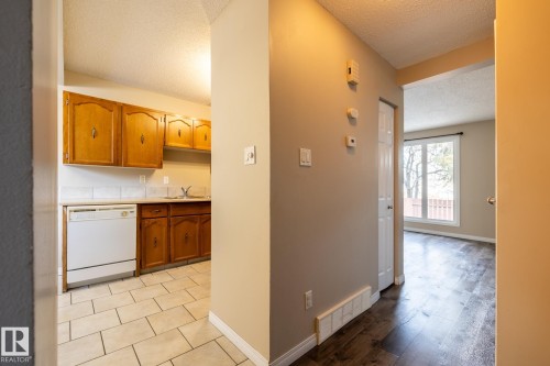 Edmonton, AB - Indoor