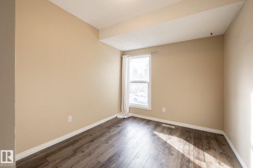 Edmonton, AB - Indoor Photo Showing Other Room