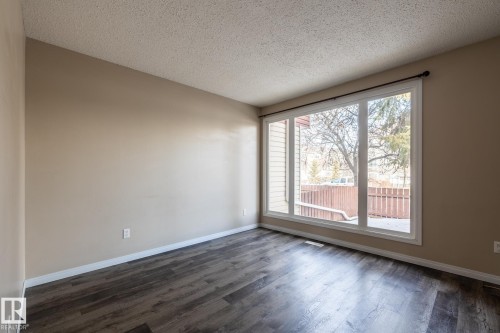 Edmonton, AB - Indoor Photo Showing Other Room