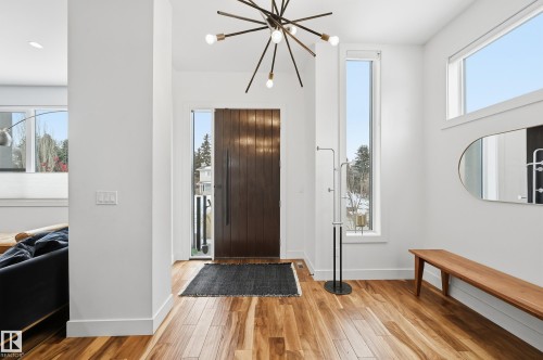 44B Valleyview Crescent, Edmonton, AB - Indoor Photo Showing Other Room