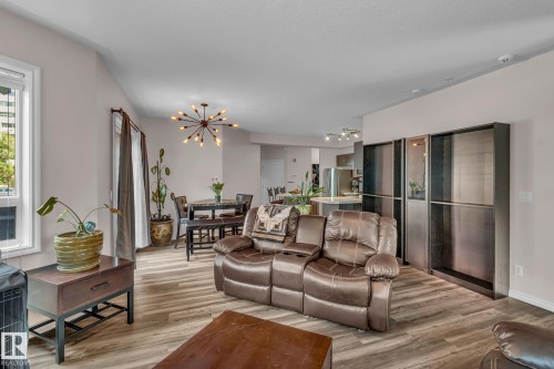 10046 110 Street, Edmonton, AB - Indoor Photo Showing Living Room