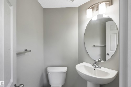 1271 Chappelle Boulevard, Edmonton, AB - Indoor Photo Showing Bathroom