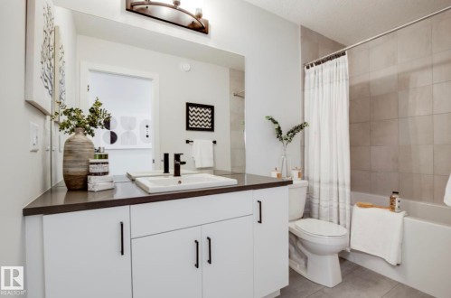 181 Stiles Bend, Leduc, AB - Indoor Photo Showing Bathroom