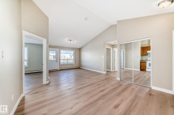 2422 320 CLAREVIEW STATION Drive NW  Edmonton, AB T5Y 0E5