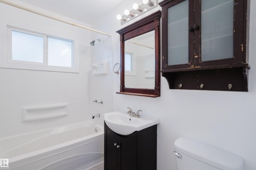 12844 103 Street, Edmonton, AB - Indoor Photo Showing Bathroom