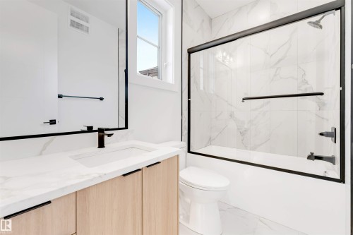 152 Edgewater Circle, Leduc, AB - Indoor Photo Showing Bathroom