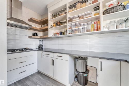 2404 13 Avenue, Edmonton, AB - Indoor