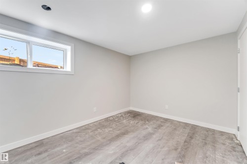 2404 13 Avenue, Edmonton, AB - Indoor Photo Showing Other Room