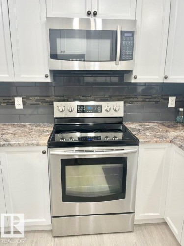 9340 211 Street Nw, Edmonton, AB - Indoor Photo Showing Kitchen With Upgraded Kitchen