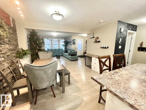9340 211 Street Nw, Edmonton, AB - Indoor Photo Showing Dining Room
