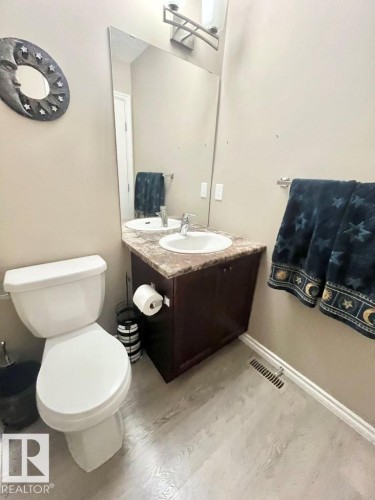 9340 211 Street Nw, Edmonton, AB - Indoor Photo Showing Bathroom