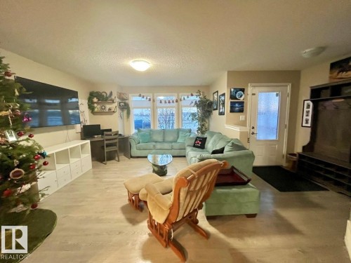 9340 211 Street Nw, Edmonton, AB - Indoor