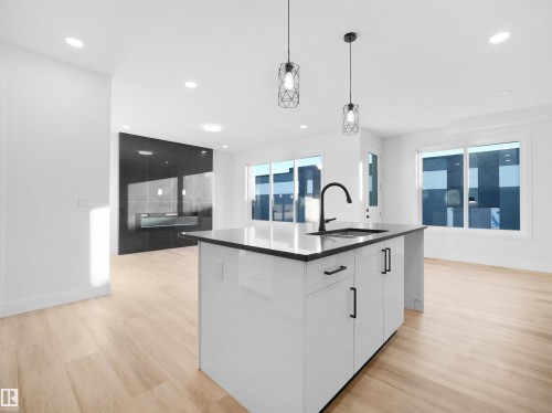 6907 169 Avenue, Edmonton, AB 