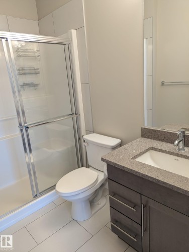 319 1144 Adamson Drive, Edmonton, AB - Indoor Photo Showing Bathroom