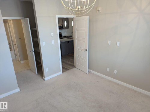 319 1144 Adamson Drive, Edmonton, AB - Indoor Photo Showing Other Room