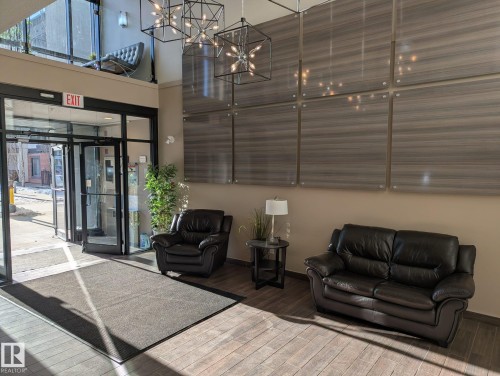319 1144 Adamson Drive, Edmonton, AB - Indoor