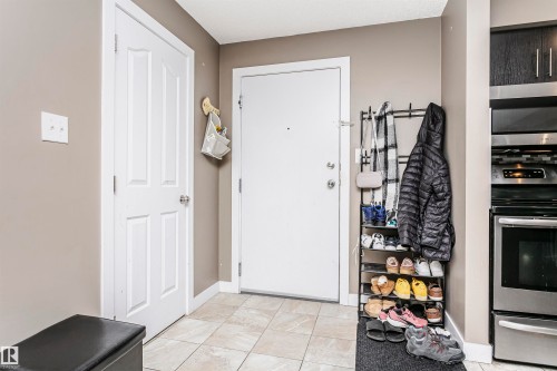 304 274 Mcconachie Dr Nw, Edmonton, AB - Indoor Photo Showing Other Room