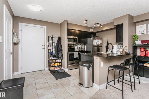 304 274 Mcconachie Dr Nw, Edmonton, AB - Indoor Photo Showing Kitchen With Upgraded Kitchen