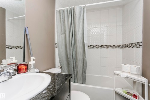 304 274 Mcconachie Dr Nw, Edmonton, AB - Indoor Photo Showing Bathroom