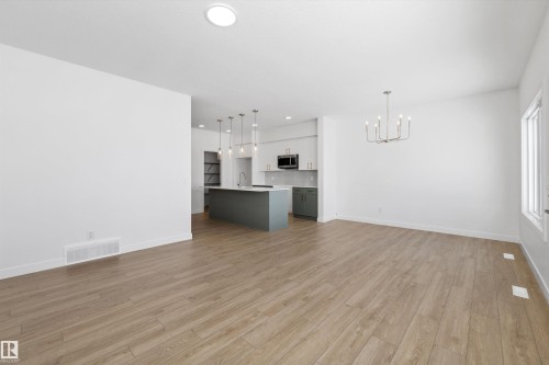 45 Sumac Close, Fort Saskatchewan, AB - Indoor Photo Showing Kitchen