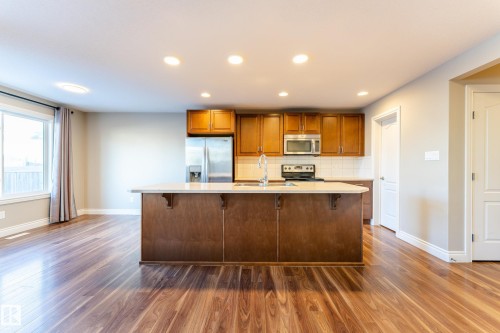 17614 8 Avenue, Edmonton, AB 