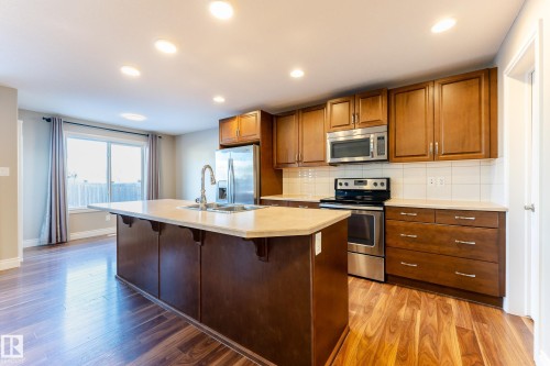 17614 8 Avenue, Edmonton, AB 