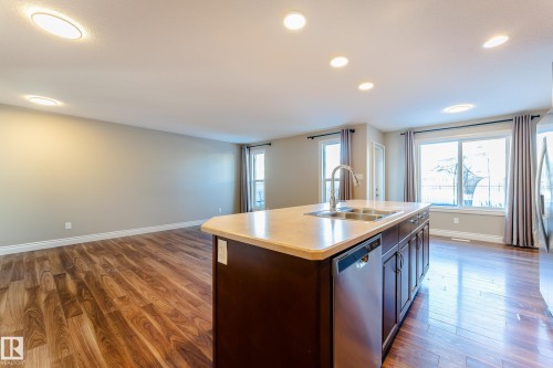 17614 8 Avenue, Edmonton, AB 