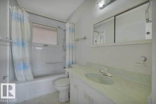 8016 161 Street, Edmonton, AB - Indoor Photo Showing Bathroom