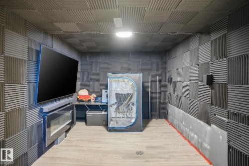 160 Habitat Crescent, Edmonton, AB - Indoor