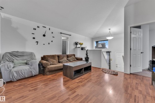 3307 24 Av, Edmonton, AB - Indoor Photo Showing Living Room