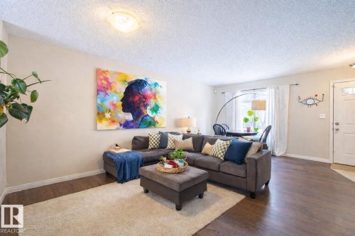 185 804 70 St Sw, Edmonton, AB - Indoor Photo Showing Living Room