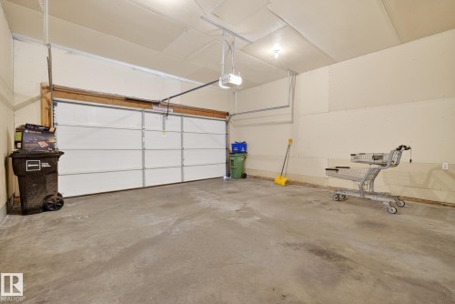 15110 103 Avenue, Edmonton, AB - Indoor Photo Showing Garage