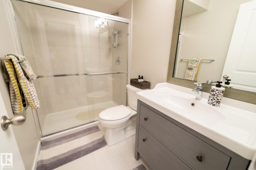 3112 Carpenter Landing Landing, Edmonton, AB - Indoor Photo Showing Bathroom