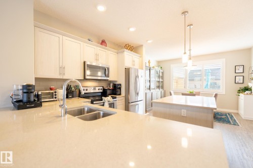 3112 Carpenter Landing Landing, Edmonton, AB - Indoor Photo Showing Kitchen With Double Sink With Upgraded Kitchen