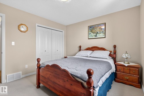 7335 164 Avenue, Edmonton, AB - Indoor Photo Showing Bedroom