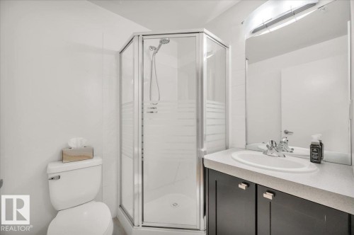 BATHROOM ADJACENT TO THE 2ND BEDROOM - 503 10028 119 Street, Edmonton, AB - Indoor Photo Showing Bathroom