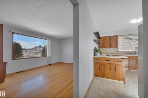 12936 132 Street, Edmonton, AB - Indoor