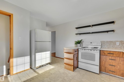 12936 132 Street, Edmonton, AB - Indoor Photo Showing Kitchen