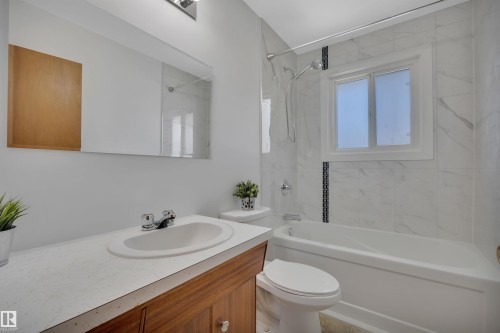 12936 132 Street, Edmonton, AB - Indoor Photo Showing Bathroom
