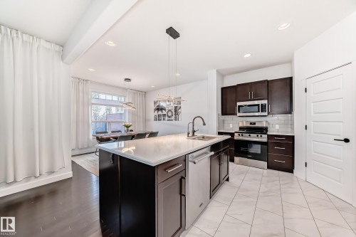 7797 Getty Wynd, Edmonton, AB - Indoor Photo Showing Kitchen With Upgraded Kitchen