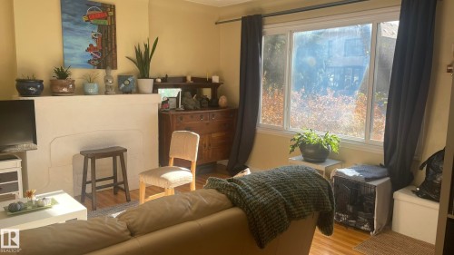 10964 74 Avenue, Edmonton, AB - Indoor