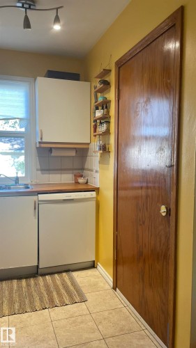 10964 74 Avenue, Edmonton, AB - Indoor