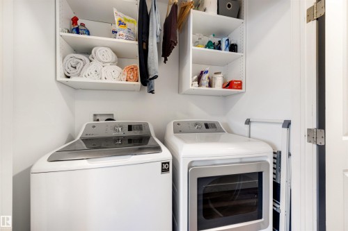 9211 Cooper Crescent, Edmonton, AB - Indoor Photo Showing Laundry Room