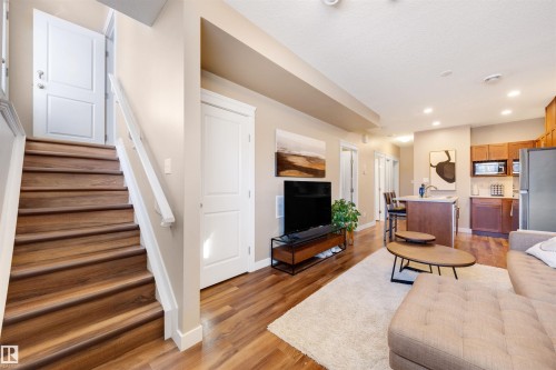 9211 Cooper Crescent, Edmonton, AB - Indoor Photo Showing Living Room