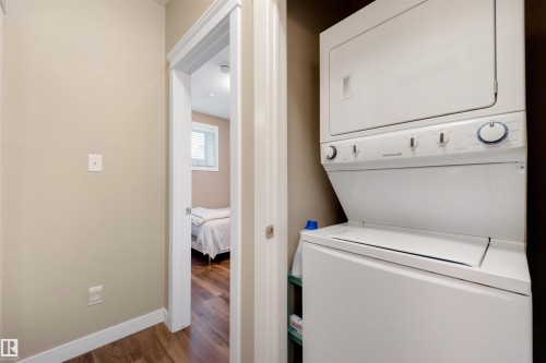 9211 Cooper Crescent, Edmonton, AB - Indoor Photo Showing Laundry Room